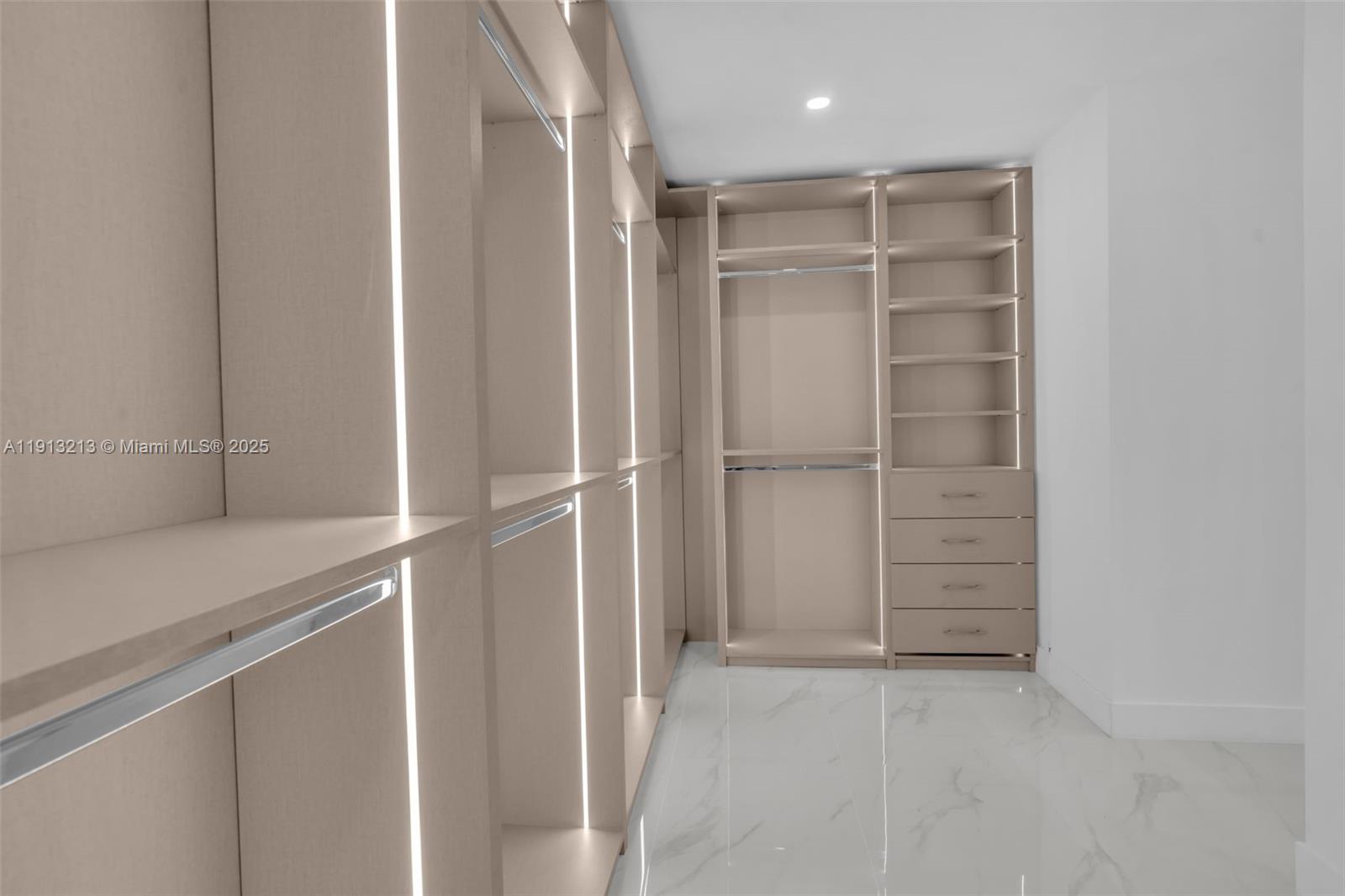 BAY BREEZE - Residential