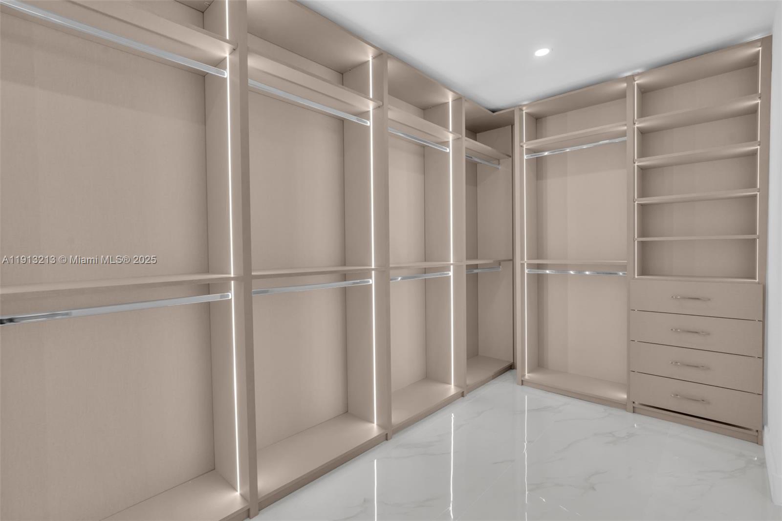 BAY BREEZE - Residential