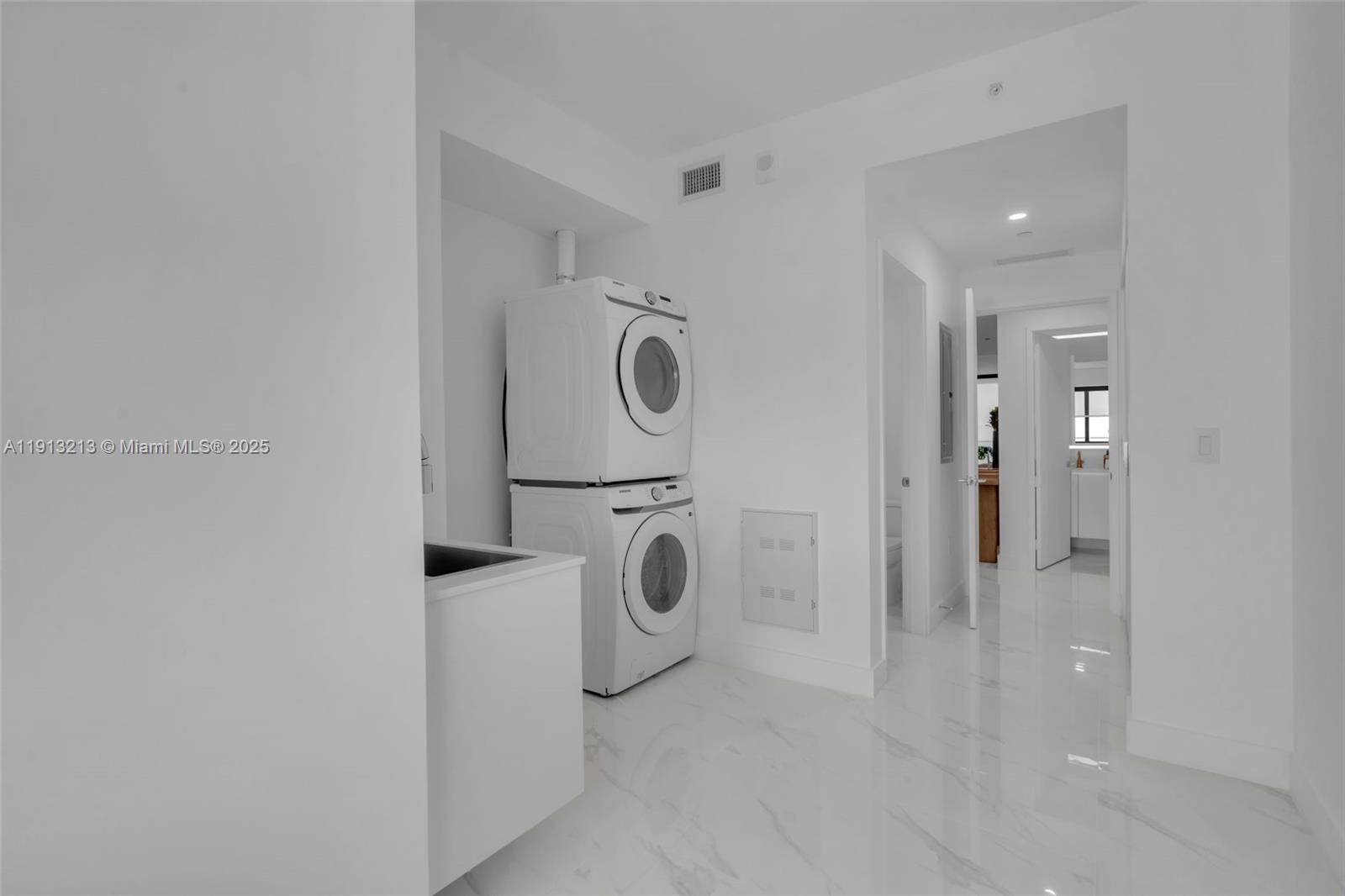 BAY BREEZE - Residential