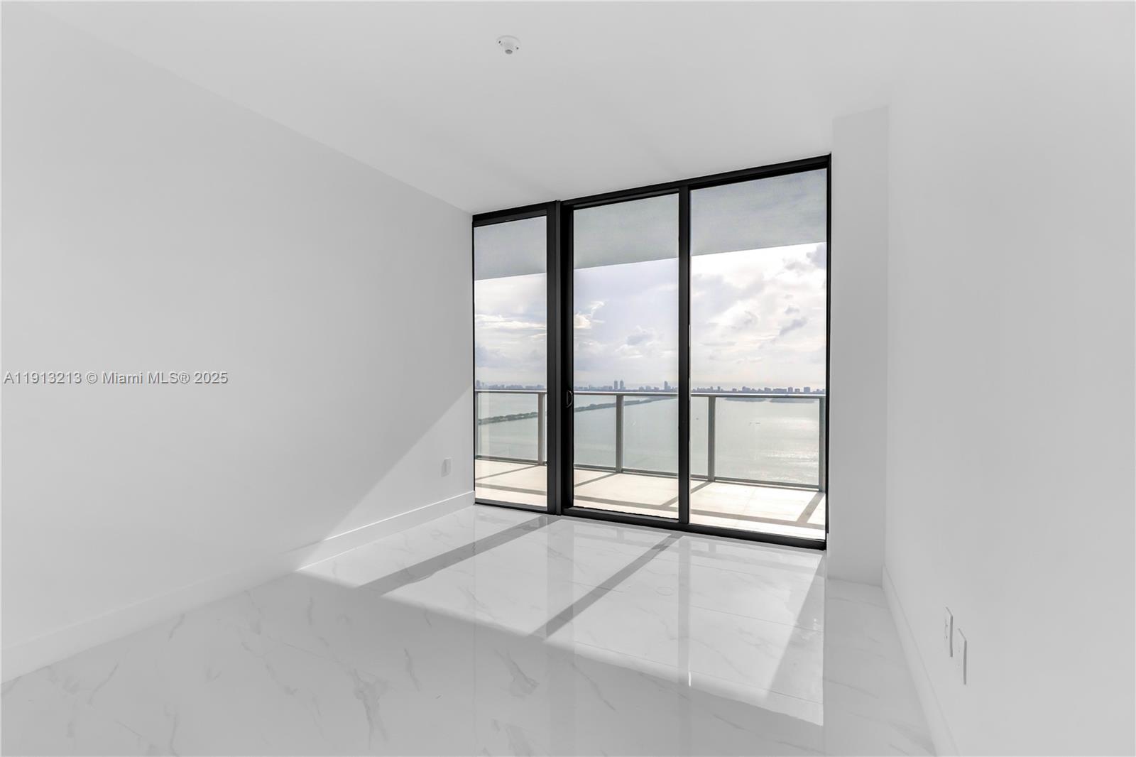 BAY BREEZE - Residential