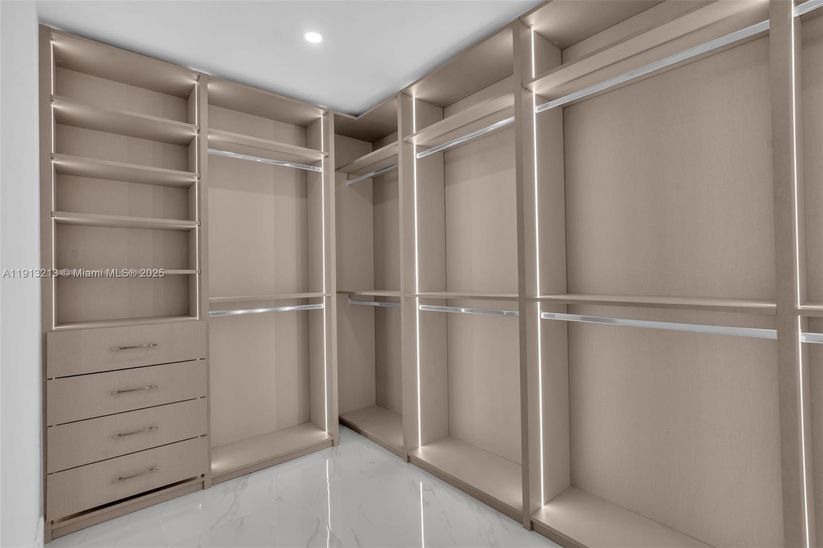 BAY BREEZE - Residential