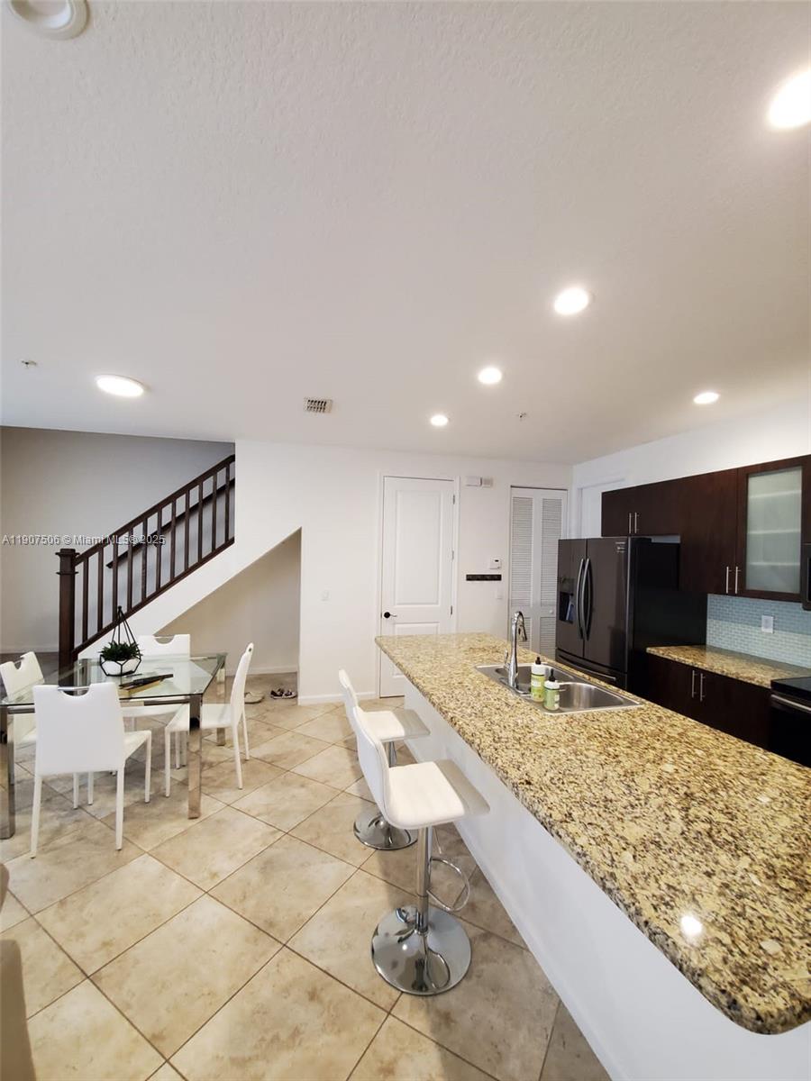 BLUE LAKE TOWNHOMES - Residential