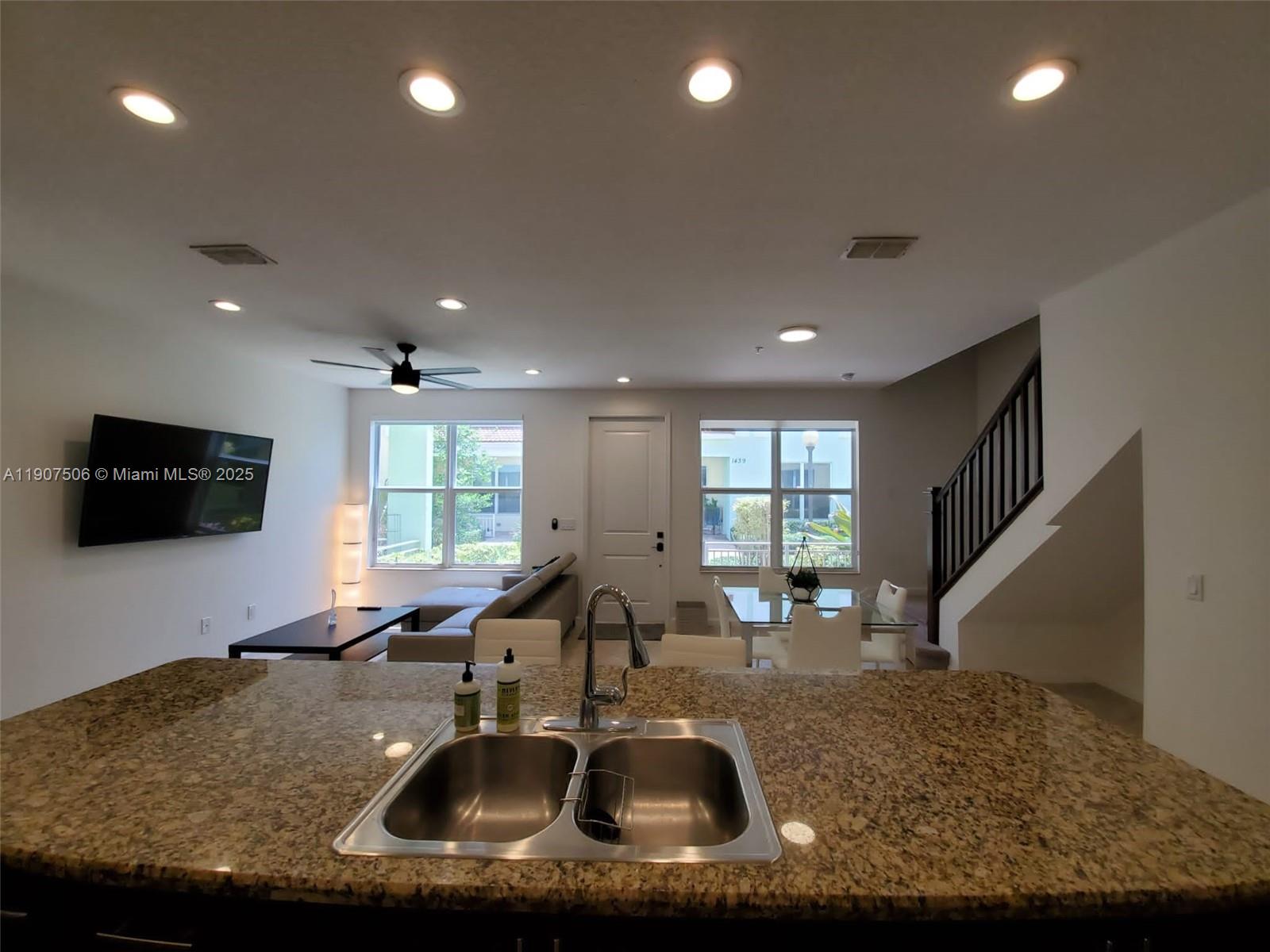 BLUE LAKE TOWNHOMES - Residential