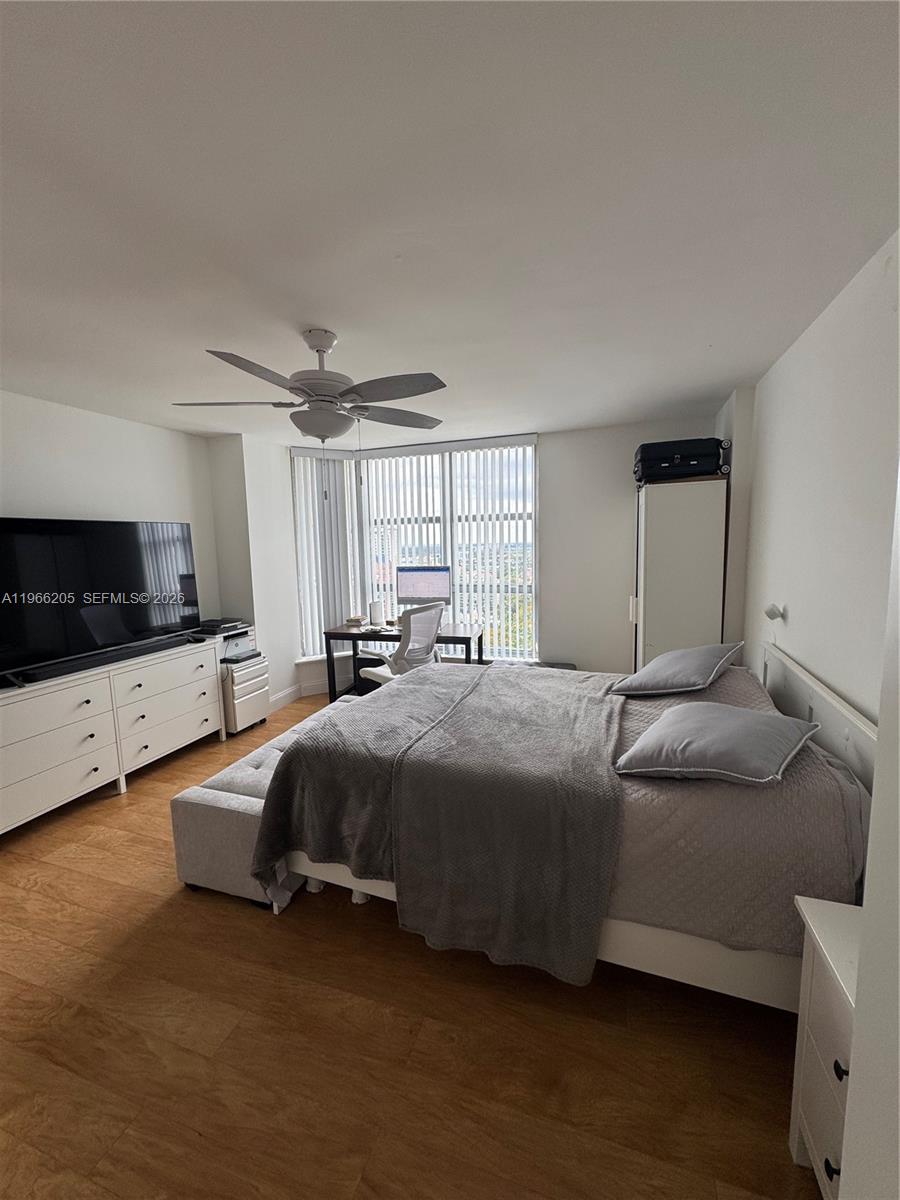 MYSTIC POINTE TOWER 500 C - Residential