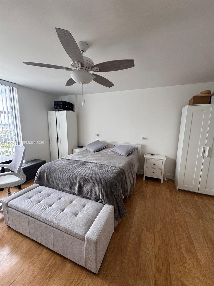 MYSTIC POINTE TOWER 500 C - Residential