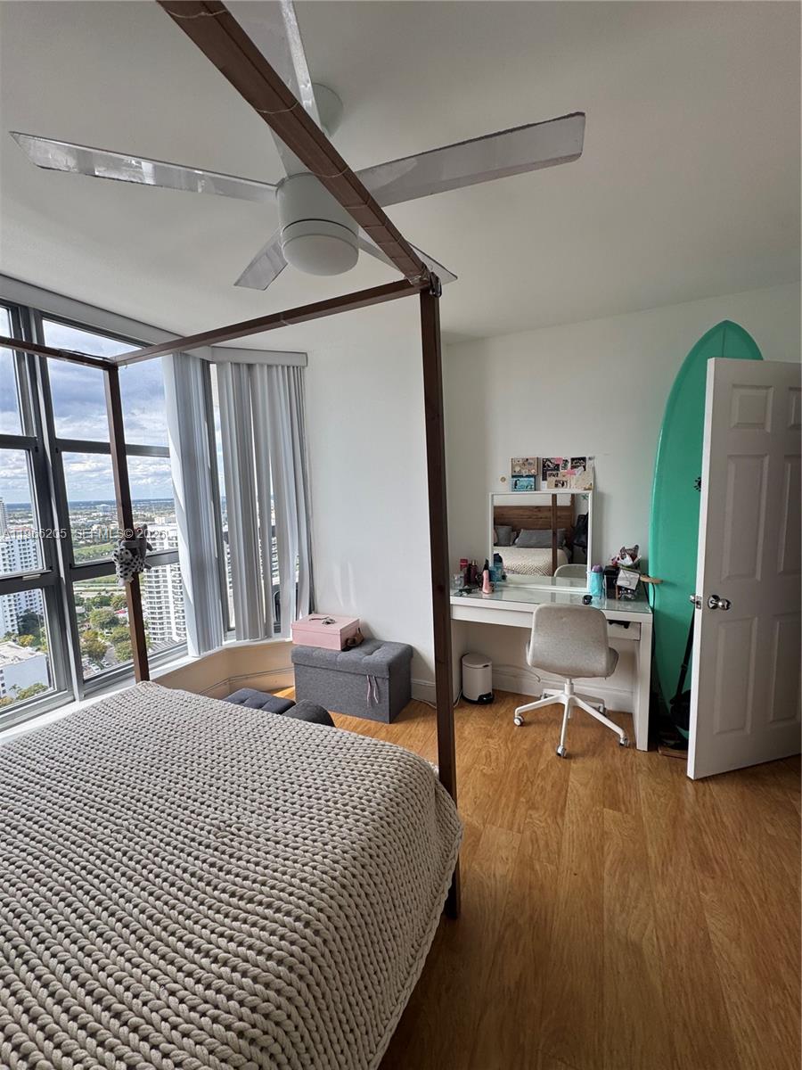 MYSTIC POINTE TOWER 500 C - Residential