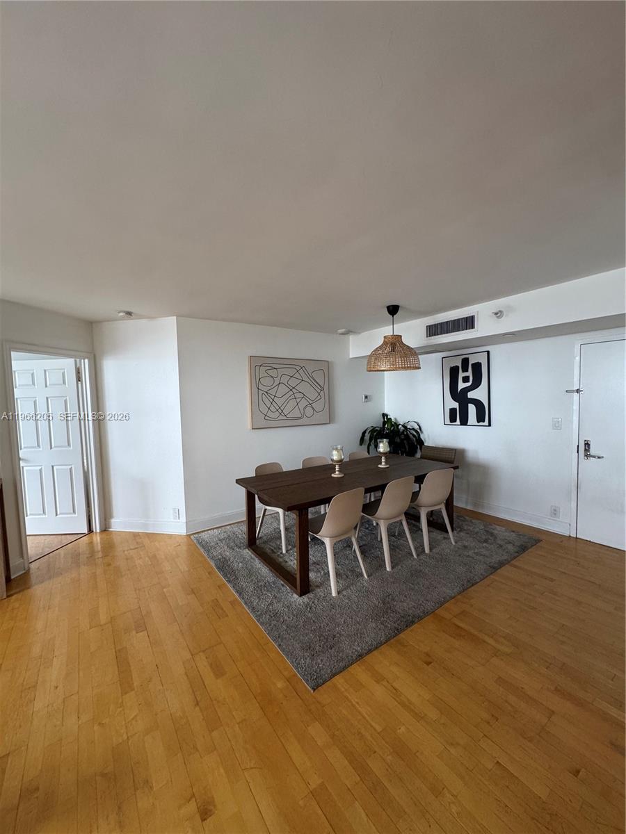 MYSTIC POINTE TOWER 500 C - Residential