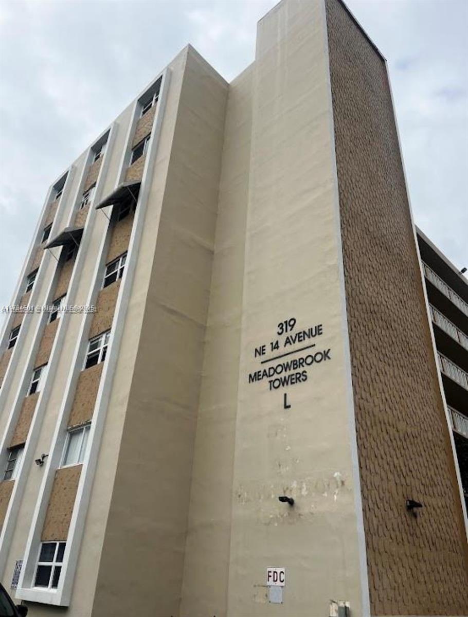 MEADOWBROOK TOWERS CONDO - Residential