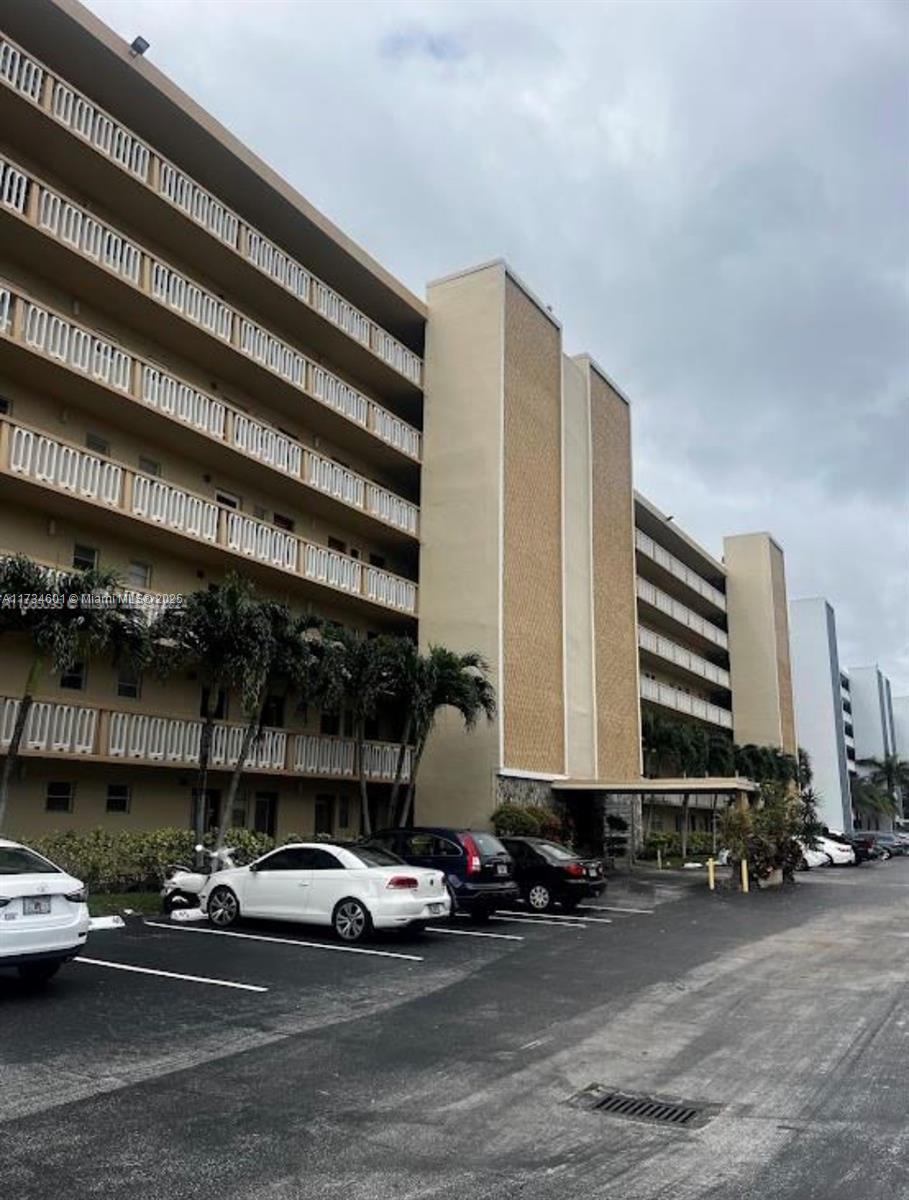 MEADOWBROOK TOWERS CONDO - Residential