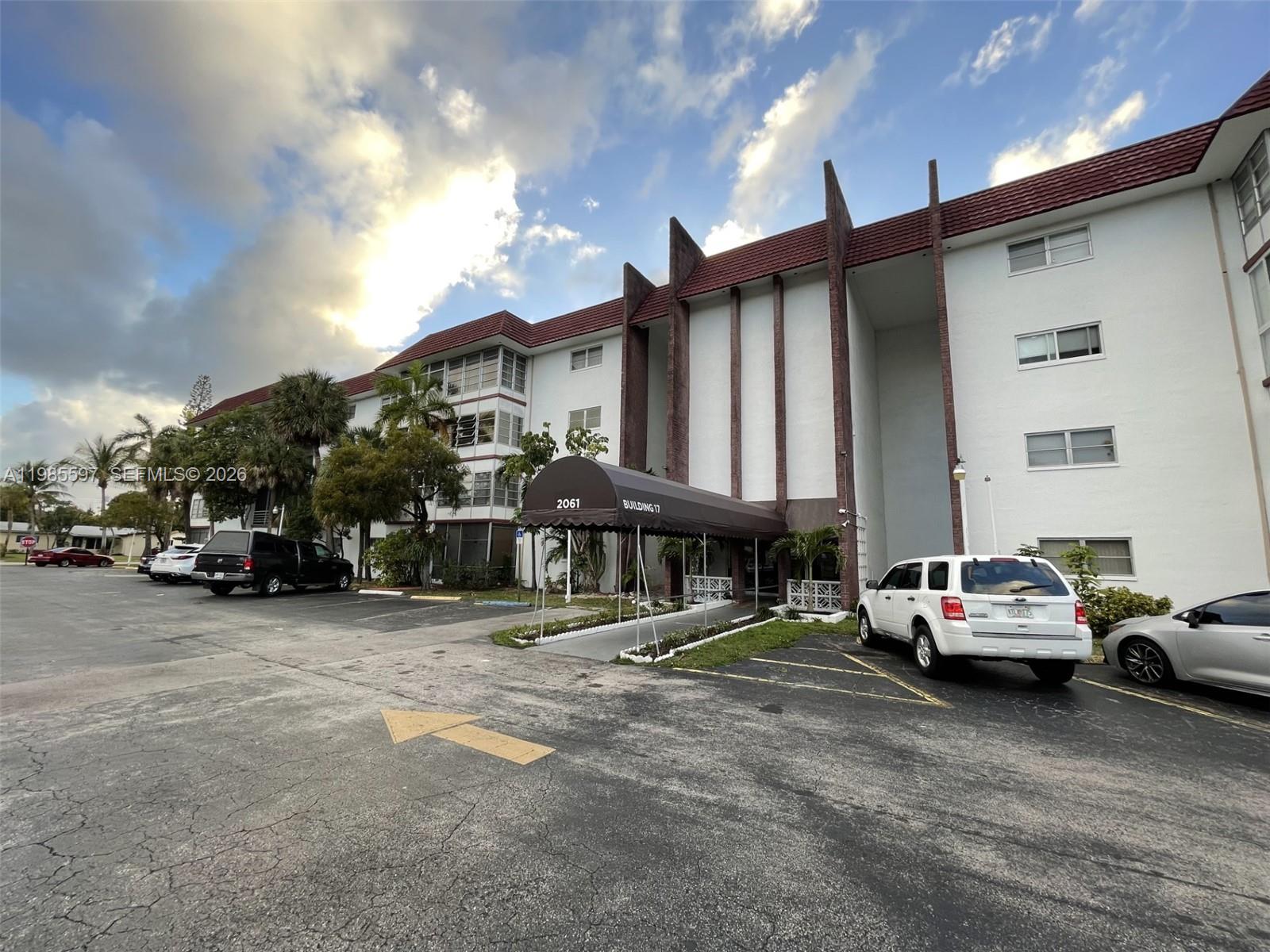 CASTLE APARTMENTS 17 COND - Residential Lease