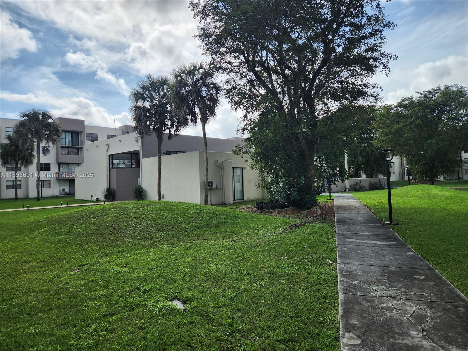 PEPPERMILL KENDALE LKS W - Residential