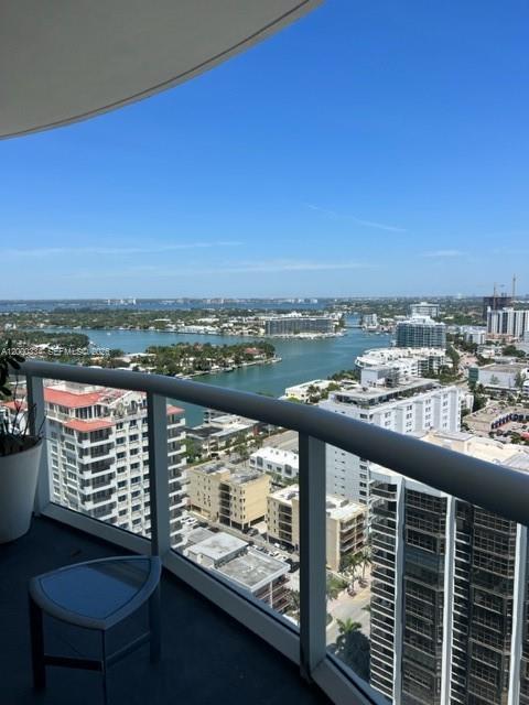 6365 Collins Ave 2811