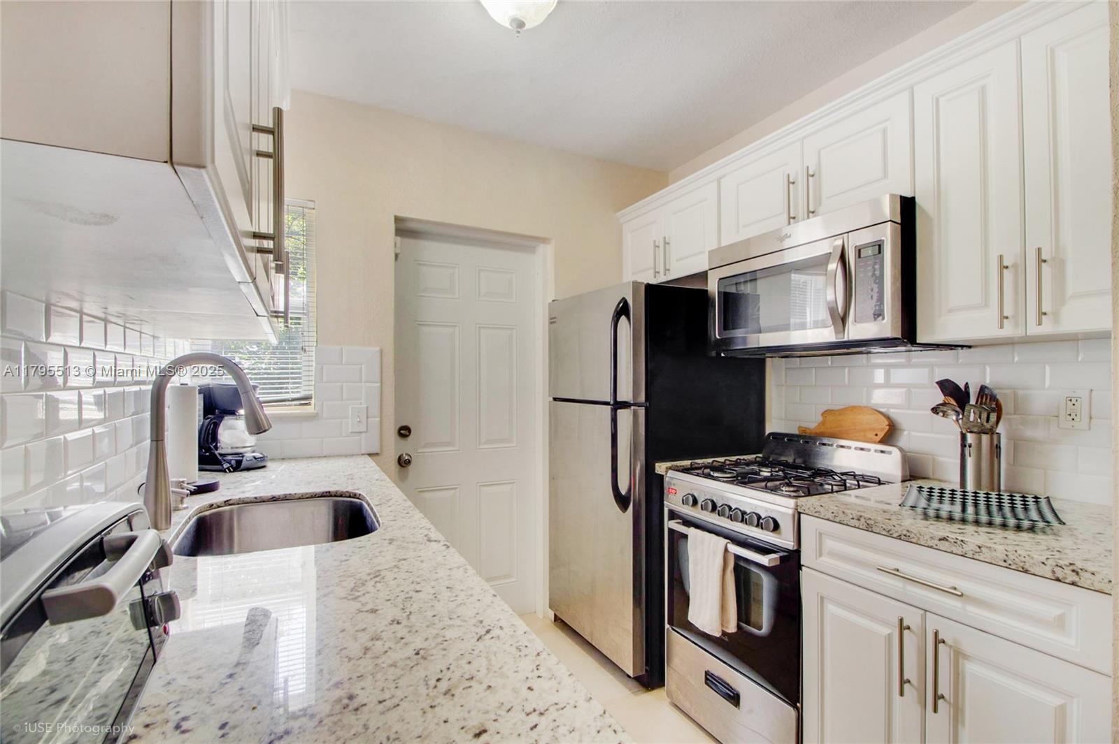 518 Sw 7th Ave 520, Miami, Broward County, Florida - 2 Bedrooms  
1 Bathrooms - 