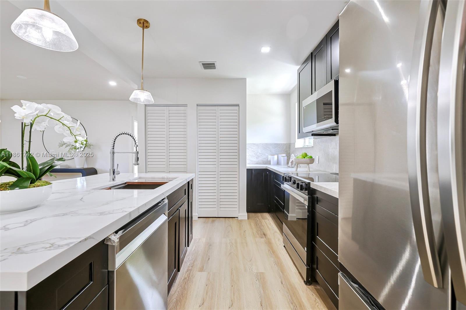 BISCAYNE LAWN EXTENSION - Residential