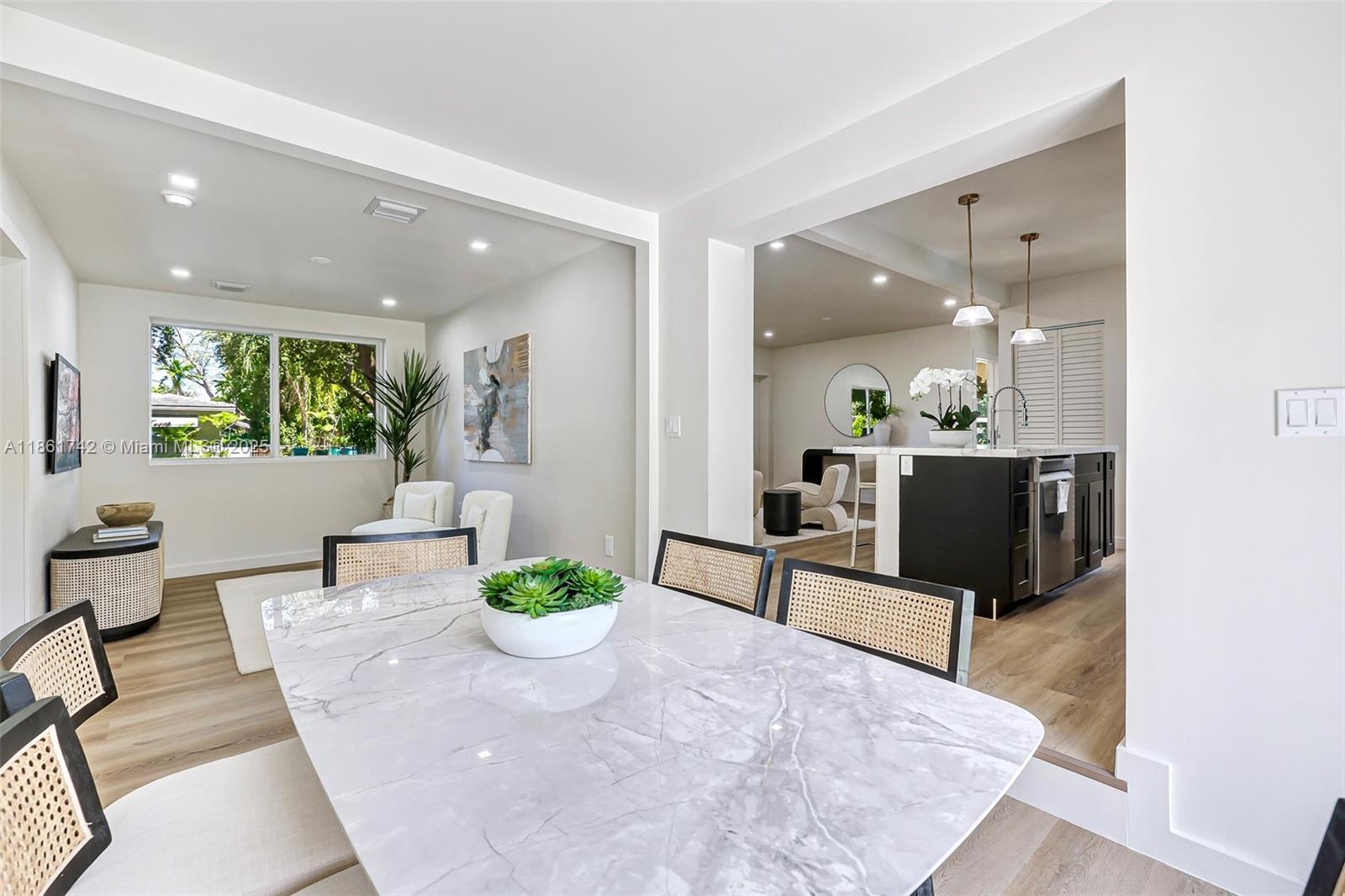 BISCAYNE LAWN EXTENSION - Residential