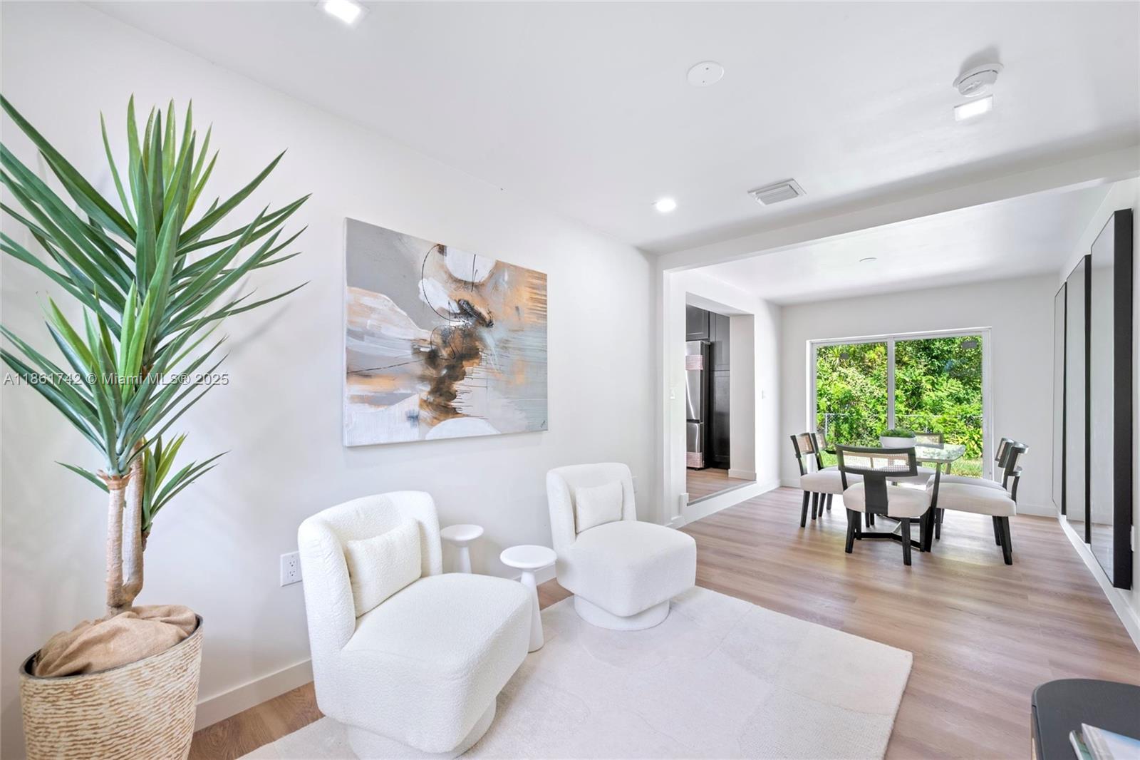 BISCAYNE LAWN EXTENSION - Residential