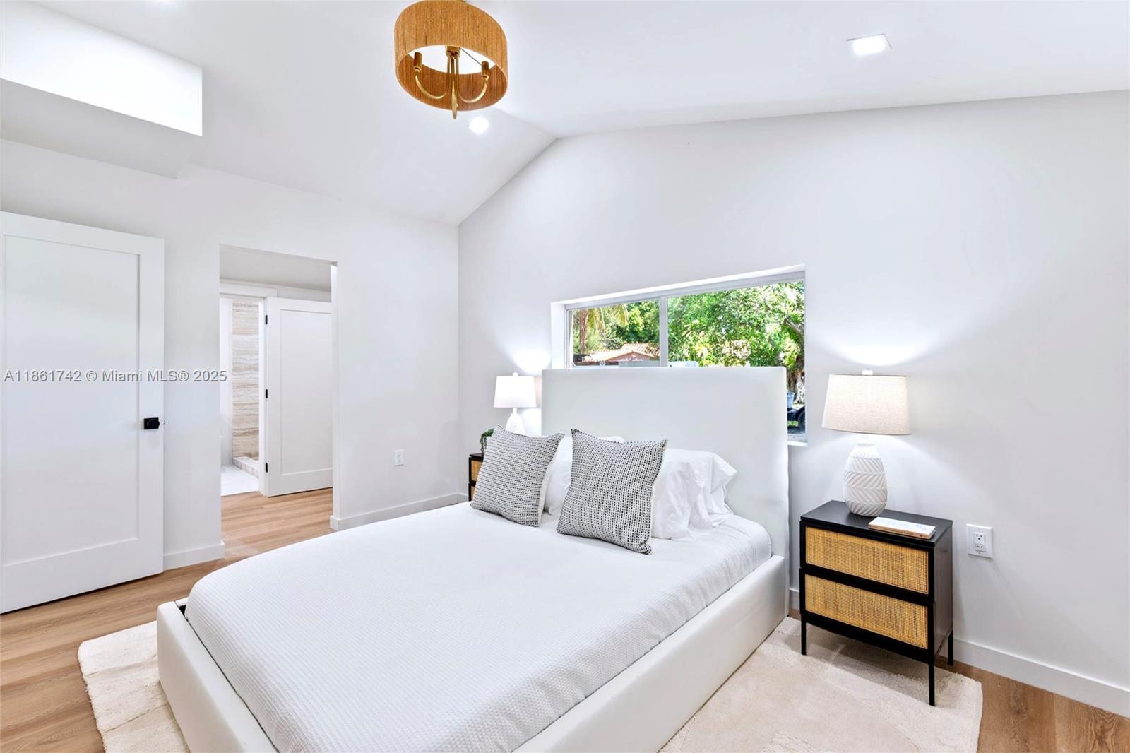 BISCAYNE LAWN EXTENSION - Residential