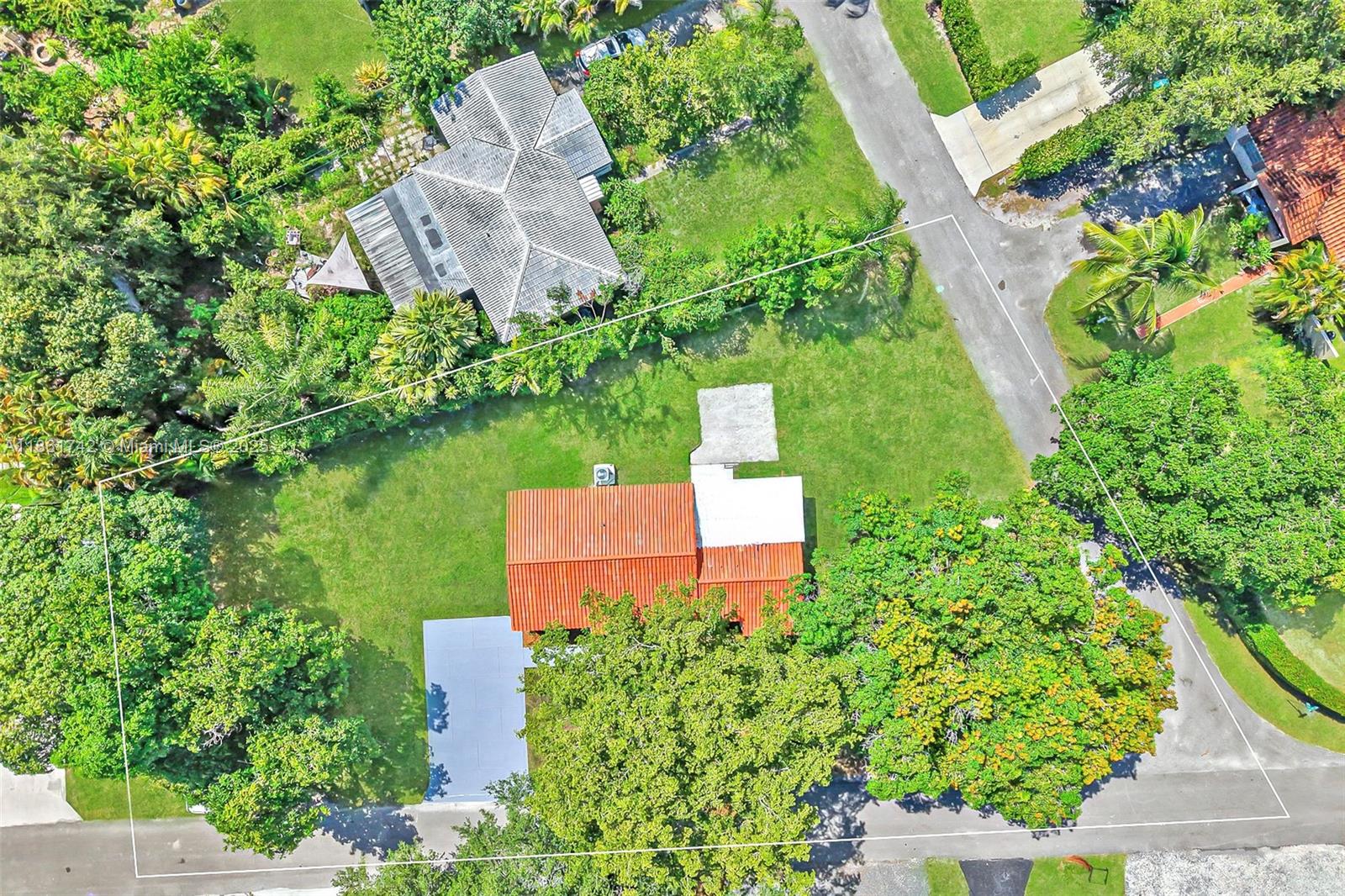 BISCAYNE LAWN EXTENSION - Residential