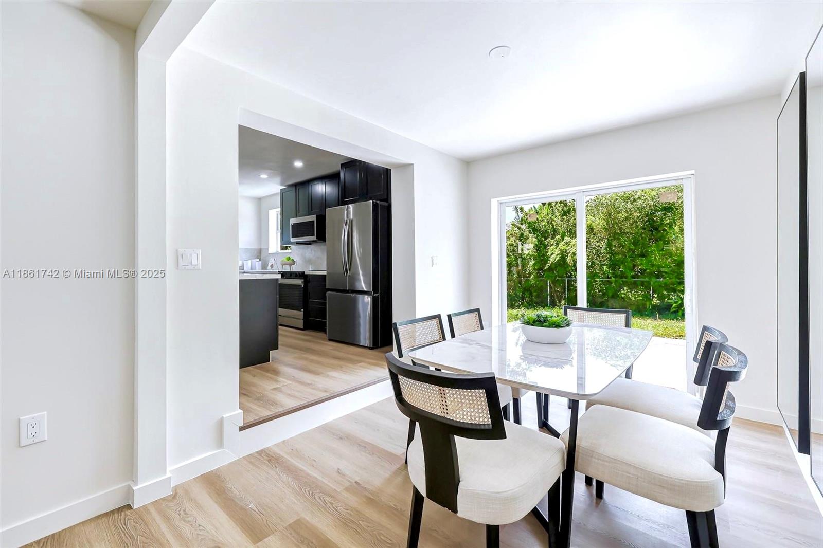 BISCAYNE LAWN EXTENSION - Residential