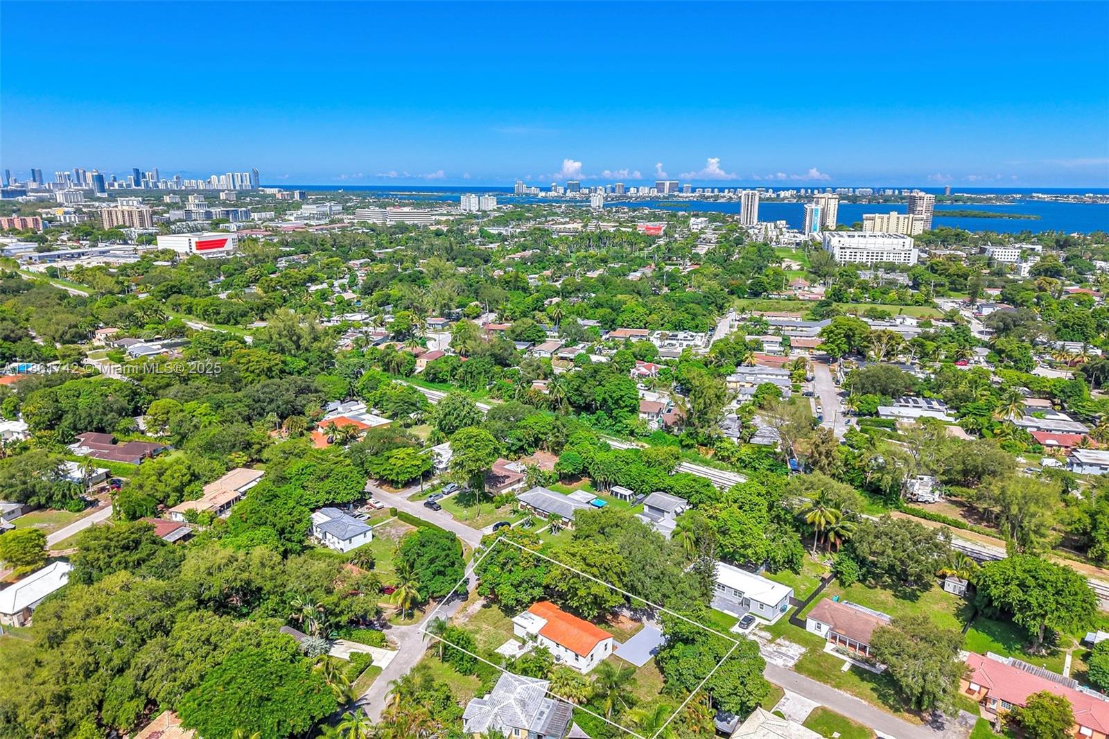 BISCAYNE LAWN EXTENSION - Residential