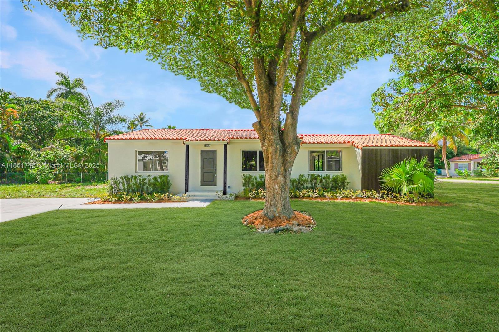 BISCAYNE LAWN EXTENSION - Residential