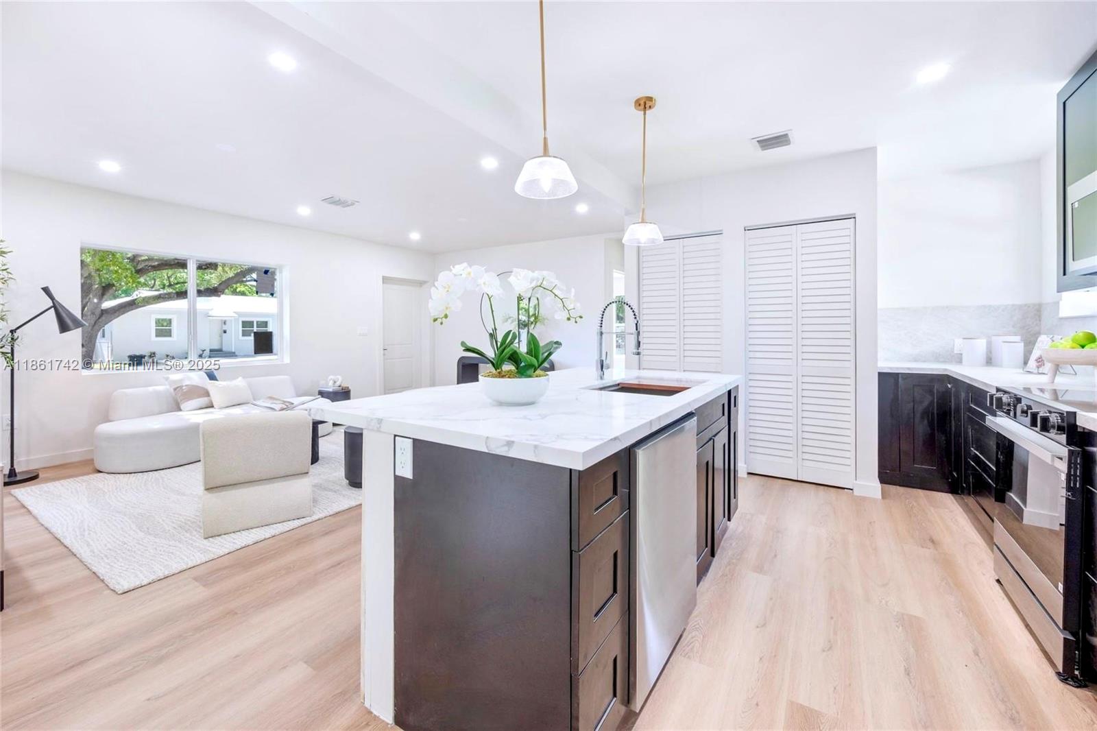 BISCAYNE LAWN EXTENSION - Residential