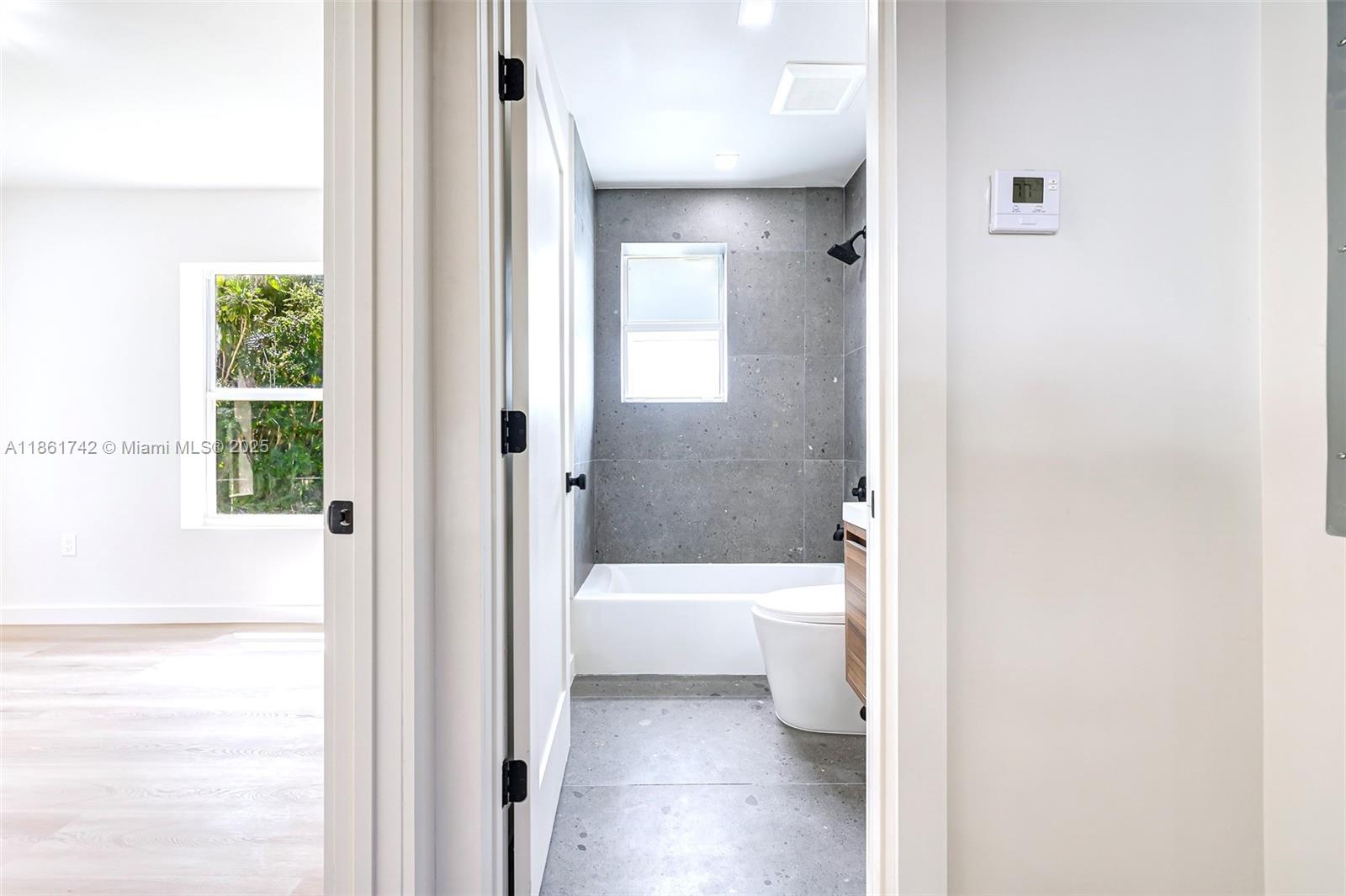 BISCAYNE LAWN EXTENSION - Residential