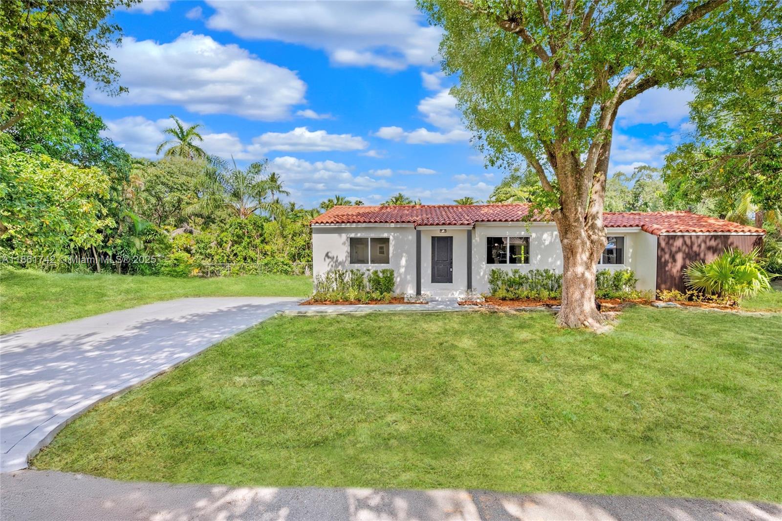 BISCAYNE LAWN EXTENSION - Residential