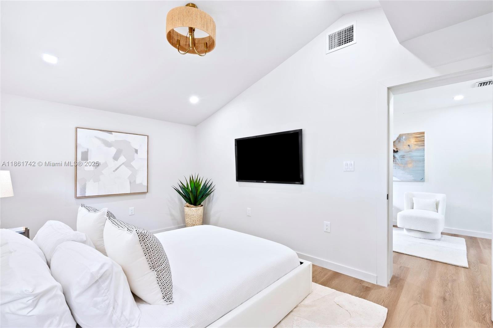 BISCAYNE LAWN EXTENSION - Residential