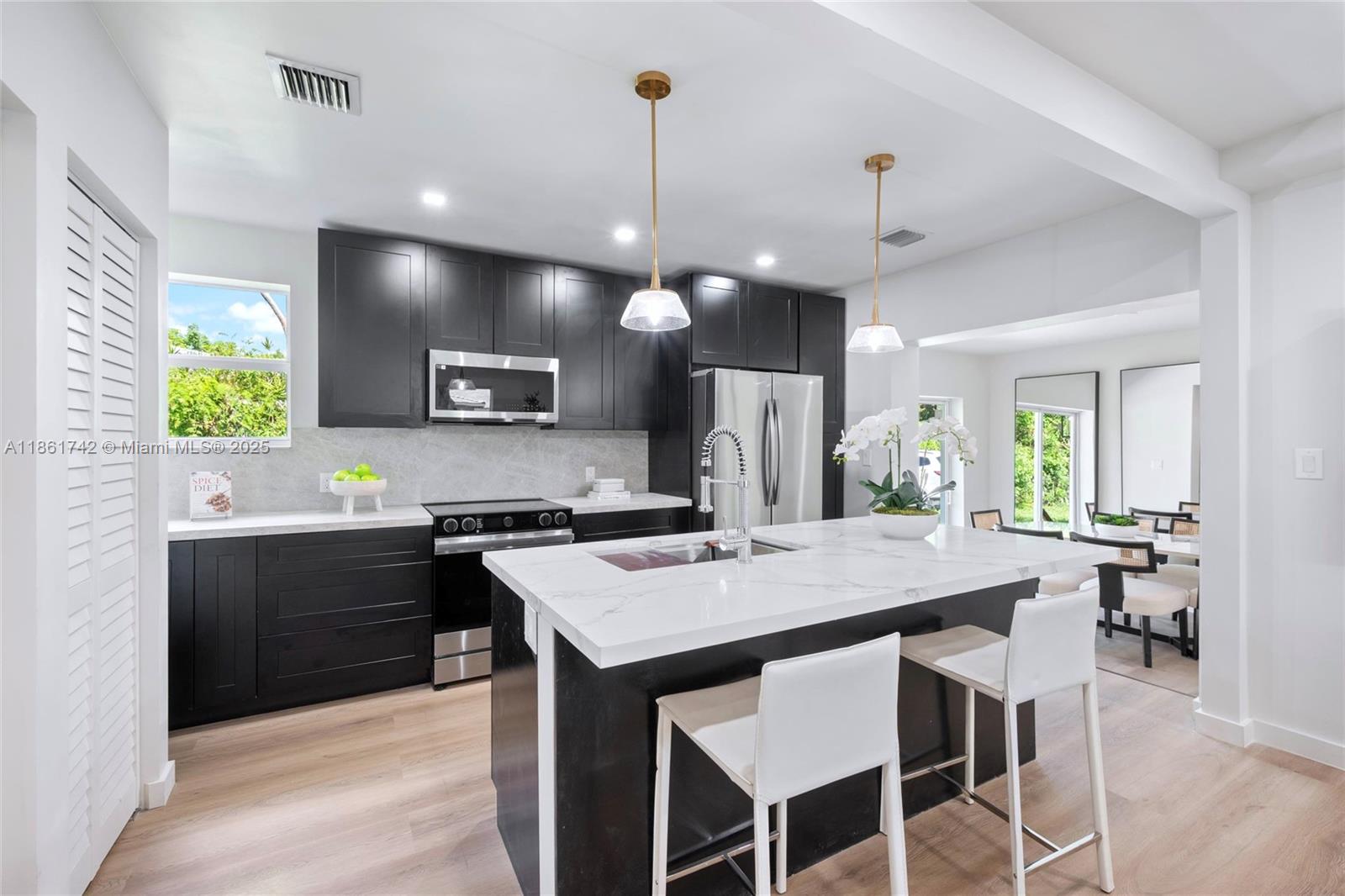 BISCAYNE LAWN EXTENSION - Residential