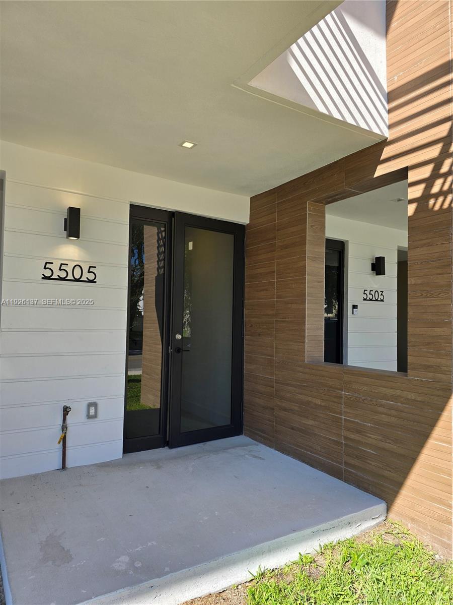 OAKS PLACE - Residential