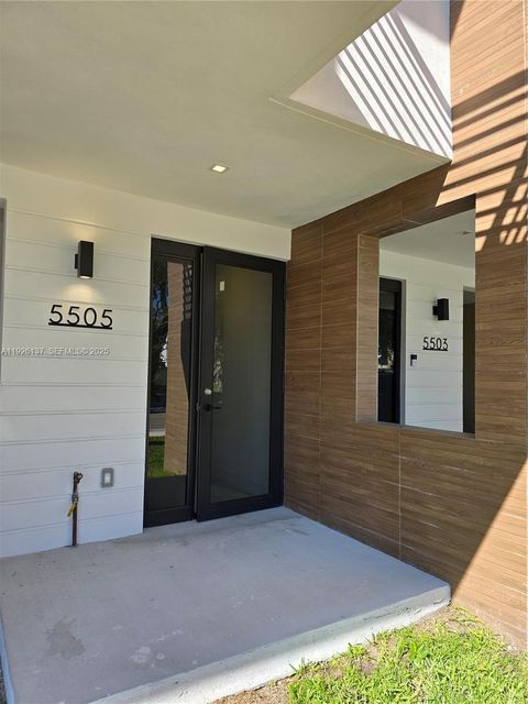 Photo of 5505 W Oak Way #5505, Dania Beach, FL 33314 (MLS # A11926137)