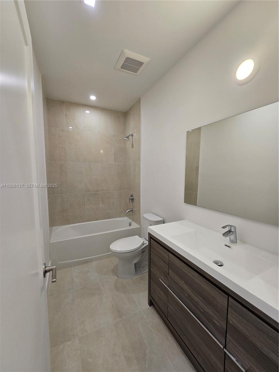 OAKS PLACE - Residential