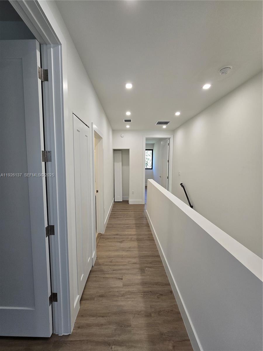 OAKS PLACE - Residential