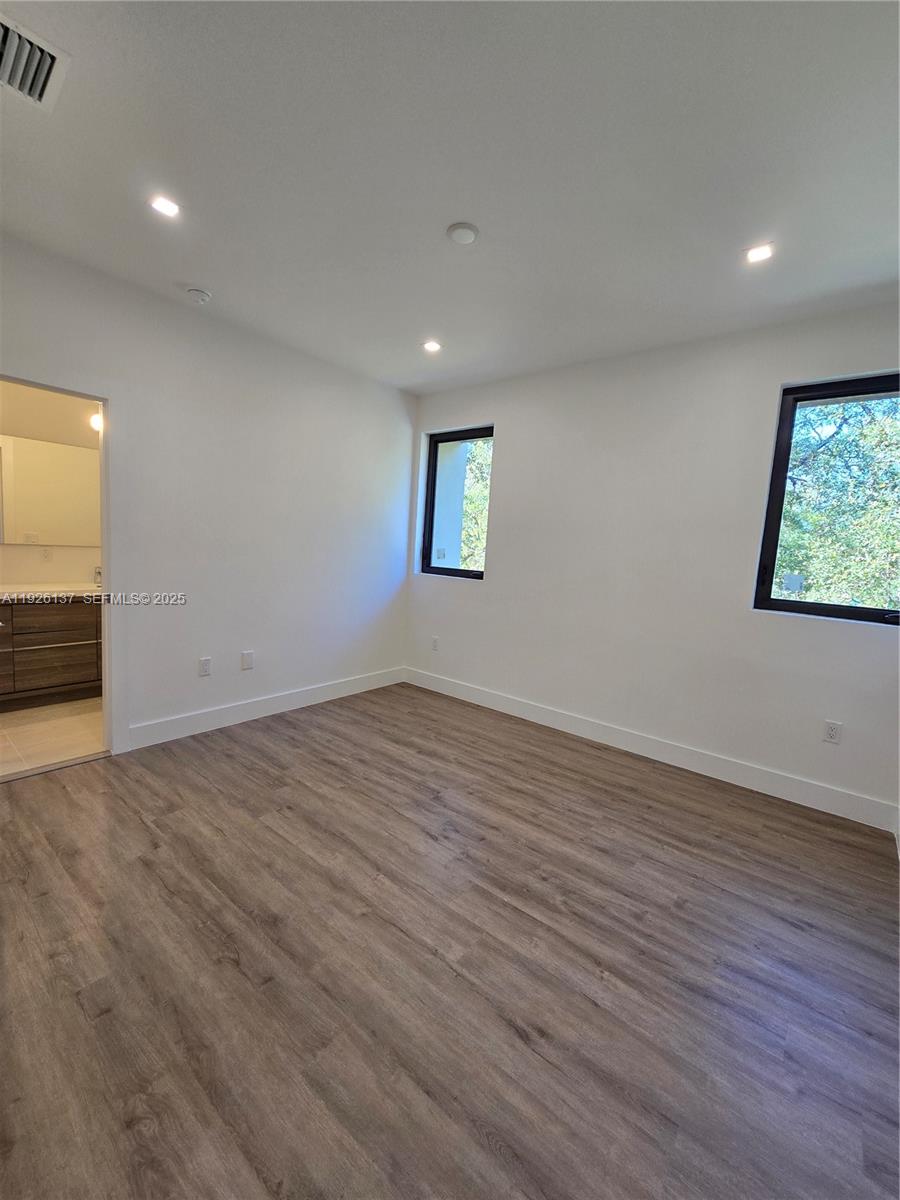 OAKS PLACE - Residential