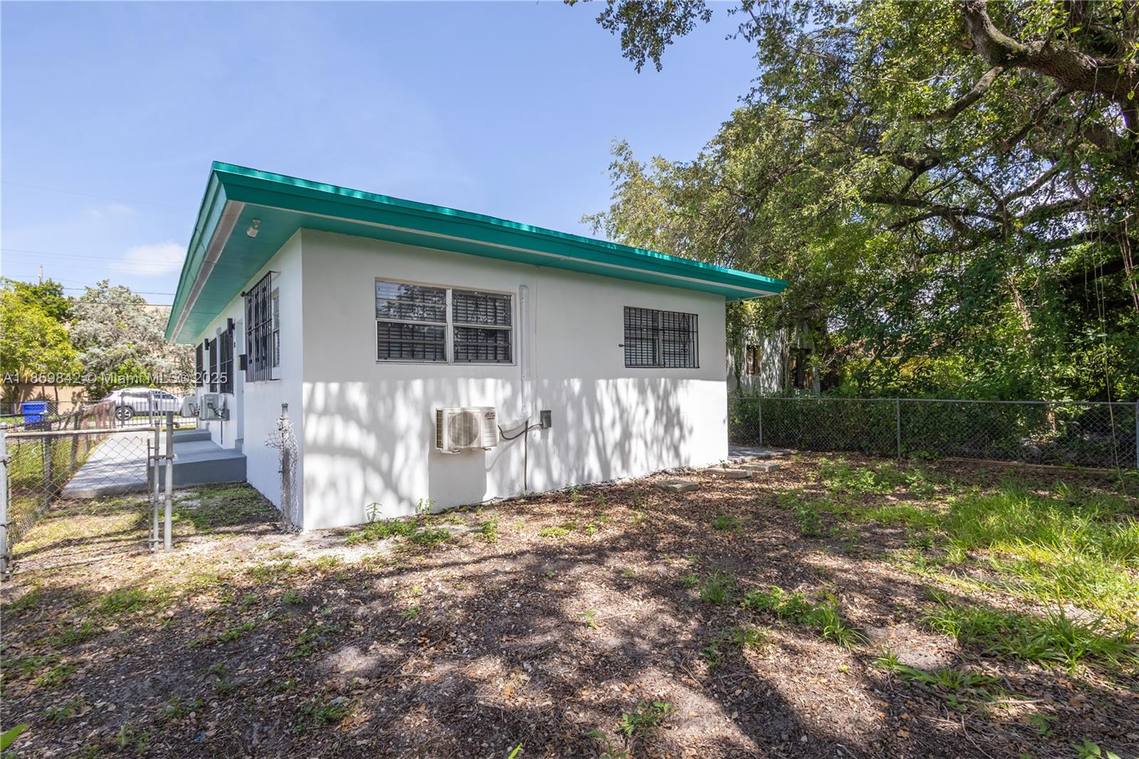 7010 NW 5th Pl