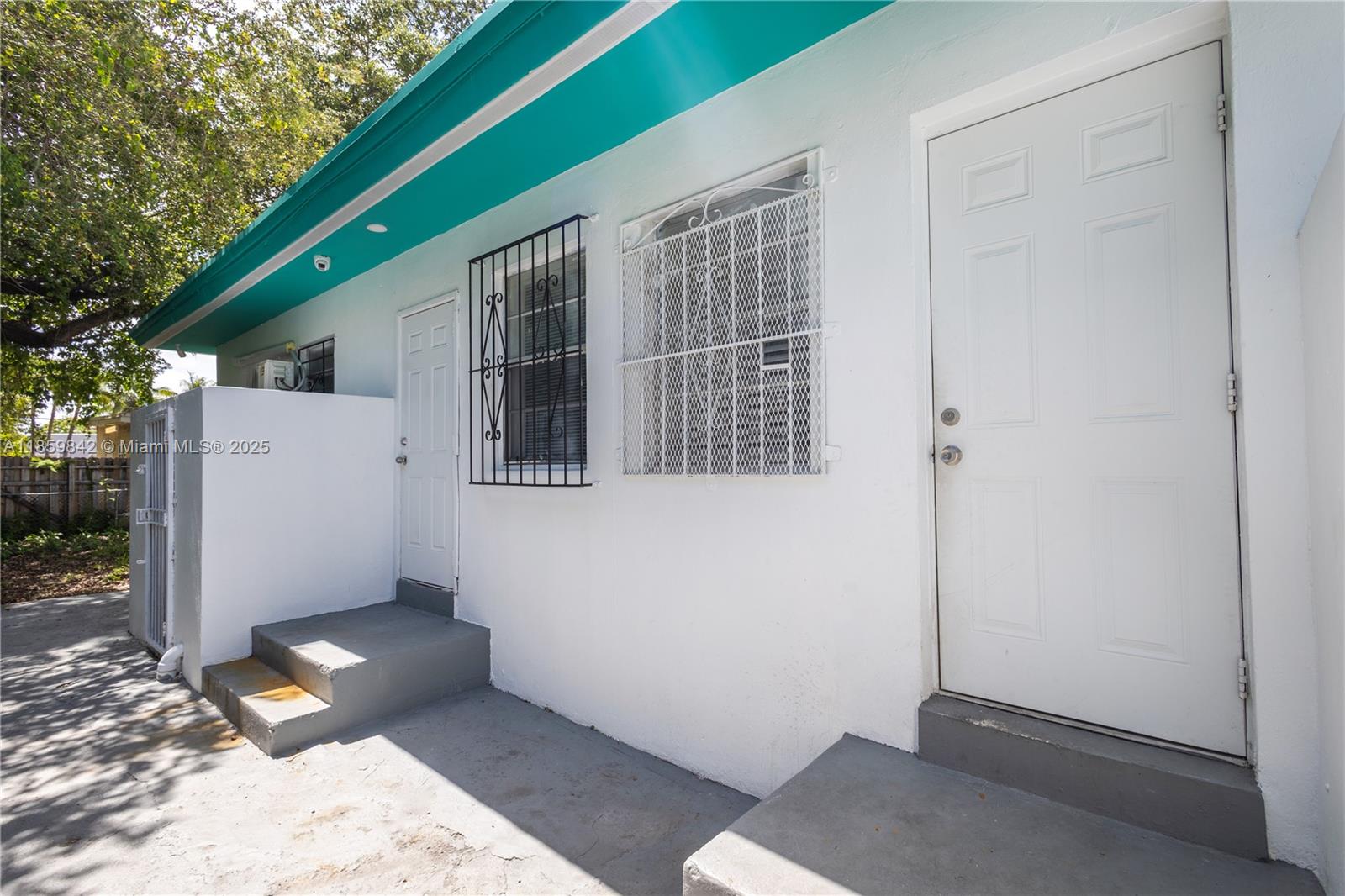 7010 NW 5th Pl