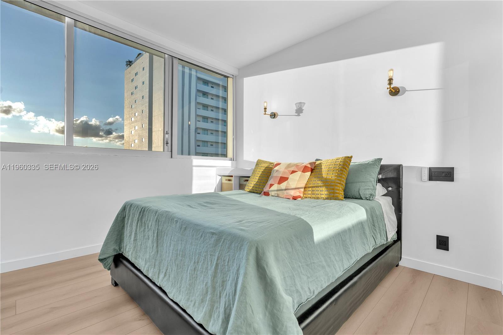 BLUE BAY TOWER CONDO - Residential