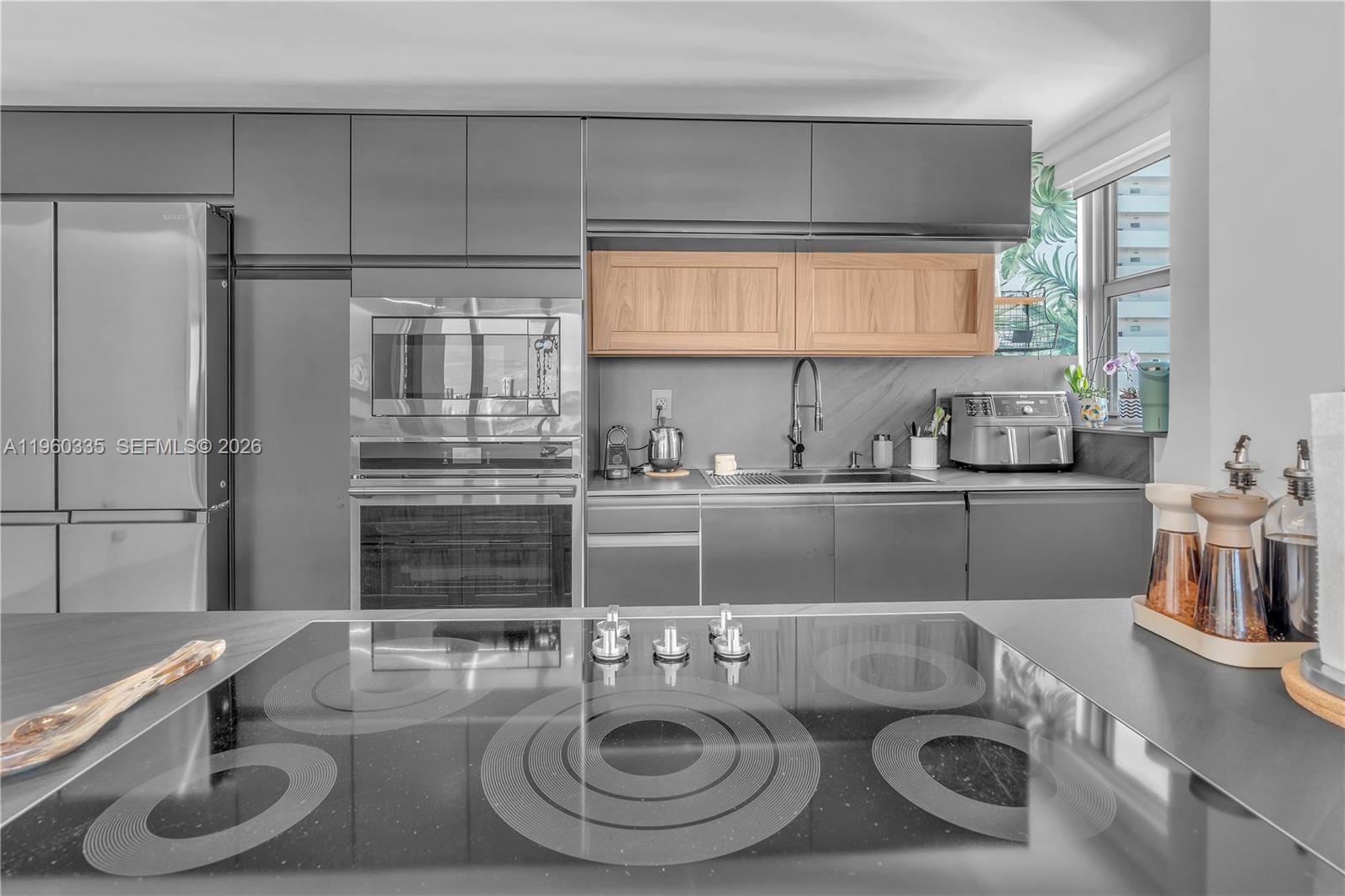 BLUE BAY TOWER CONDO - Residential