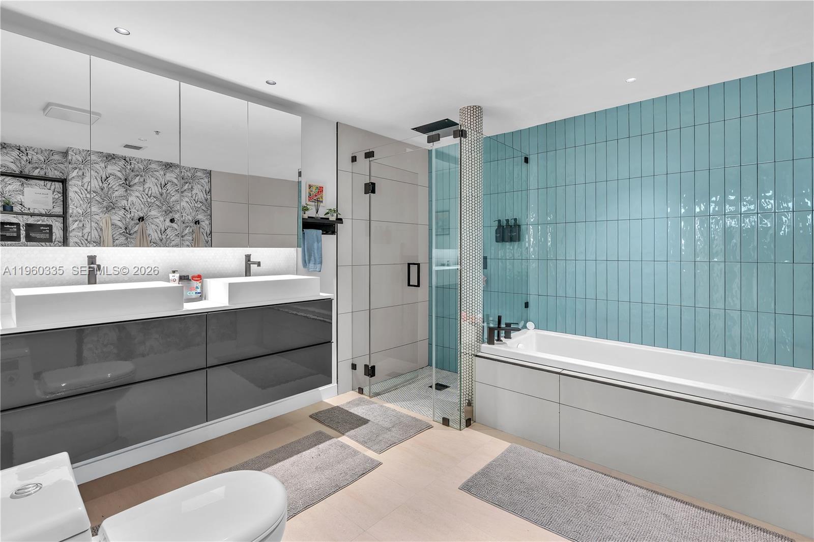 BLUE BAY TOWER CONDO - Residential