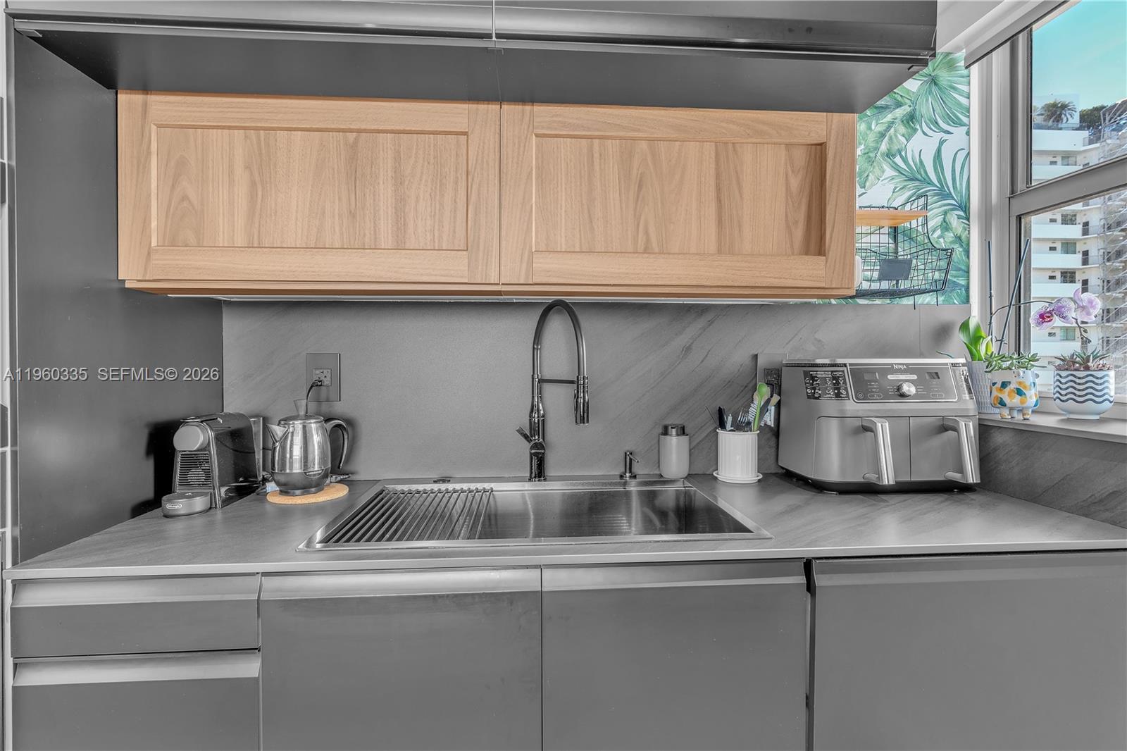 BLUE BAY TOWER CONDO - Residential