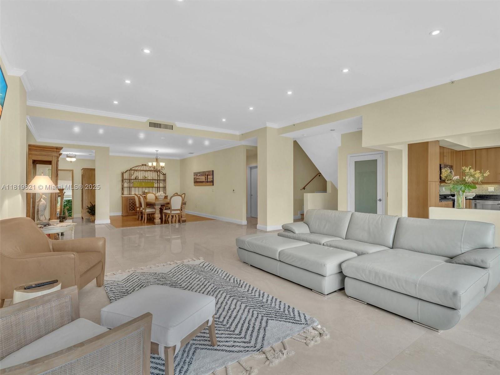 OCEANIA V CONDO - Residential