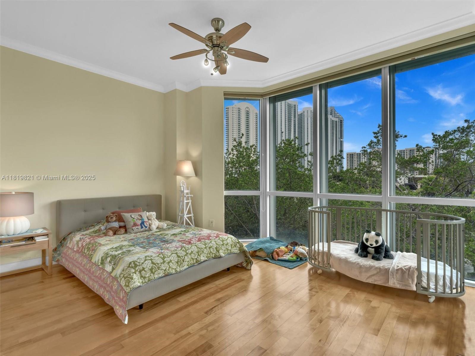 OCEANIA V CONDO - Residential