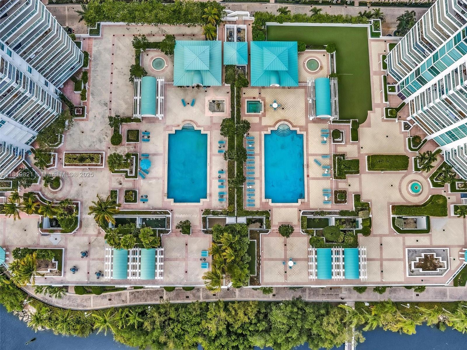 OCEANIA V CONDO - Residential