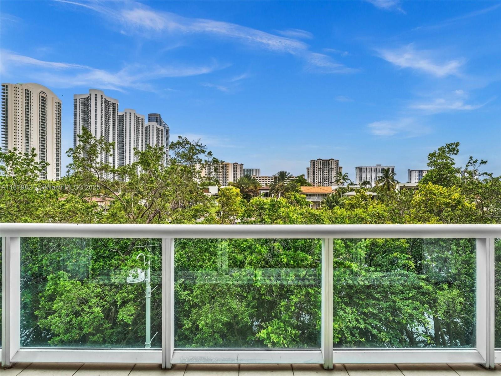 OCEANIA V CONDO - Residential