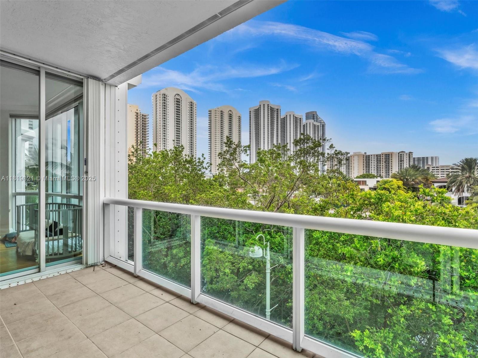 OCEANIA V CONDO - Residential