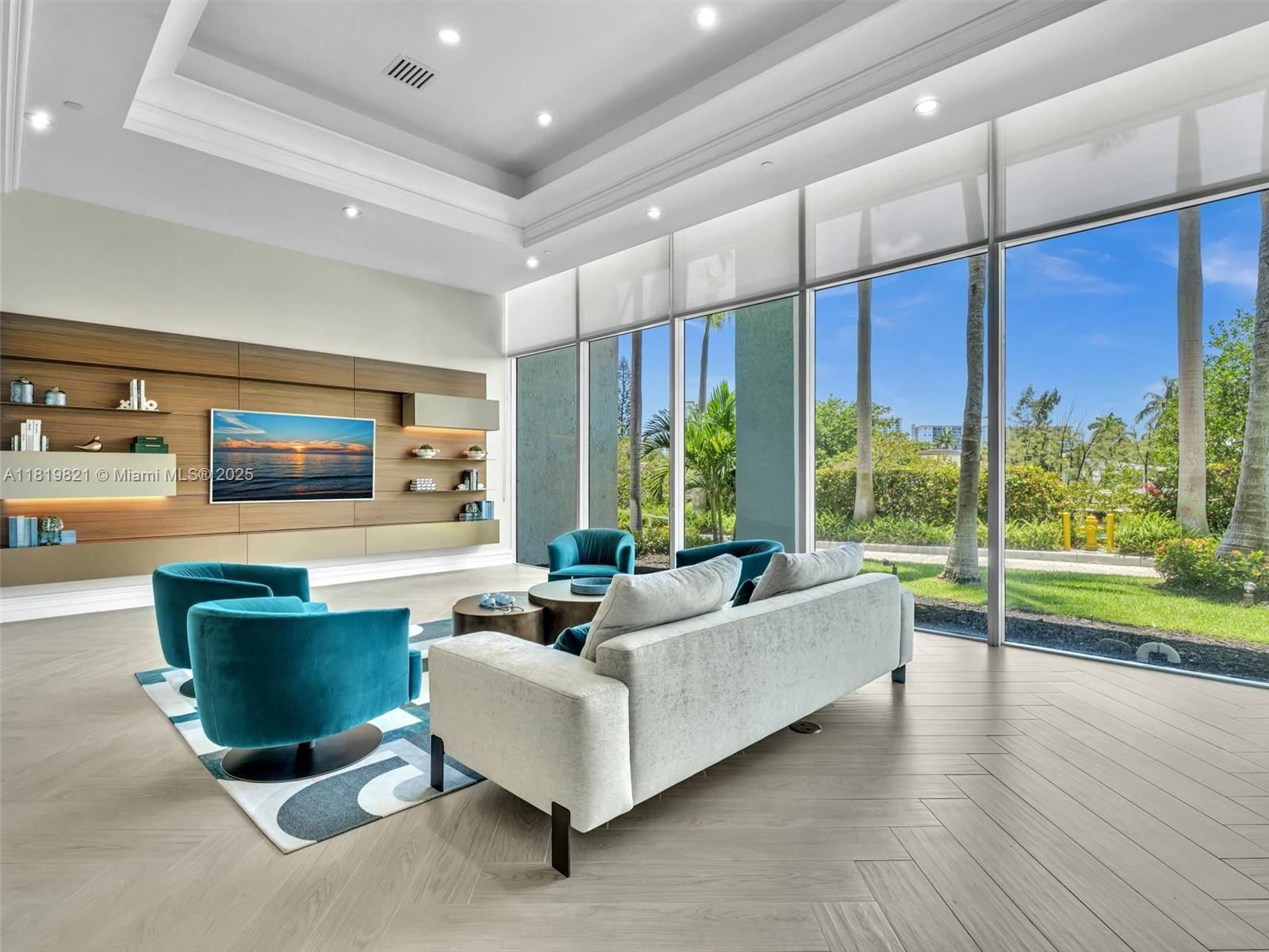 OCEANIA V CONDO - Residential