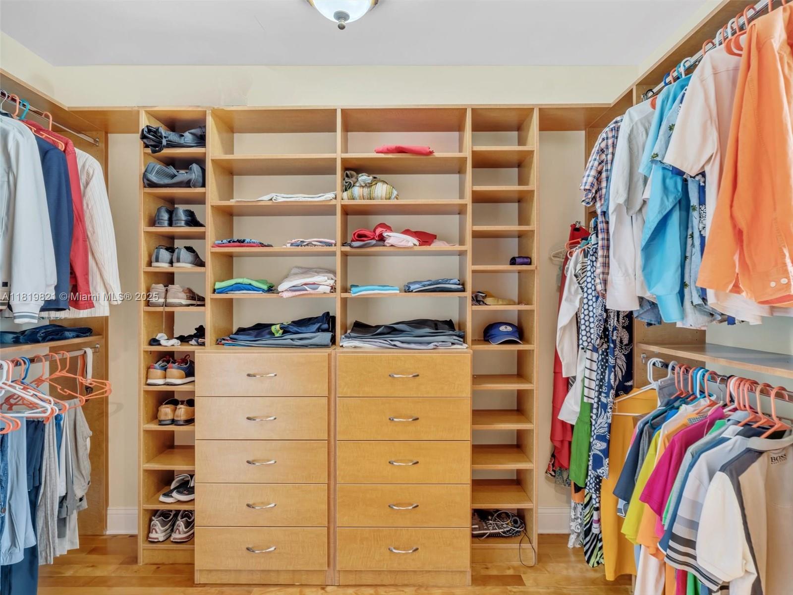 OCEANIA V CONDO - Residential