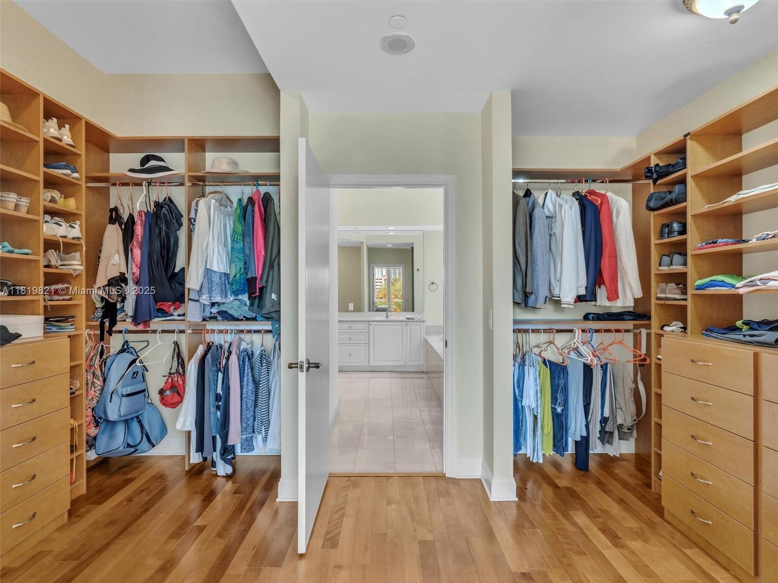 OCEANIA V CONDO - Residential