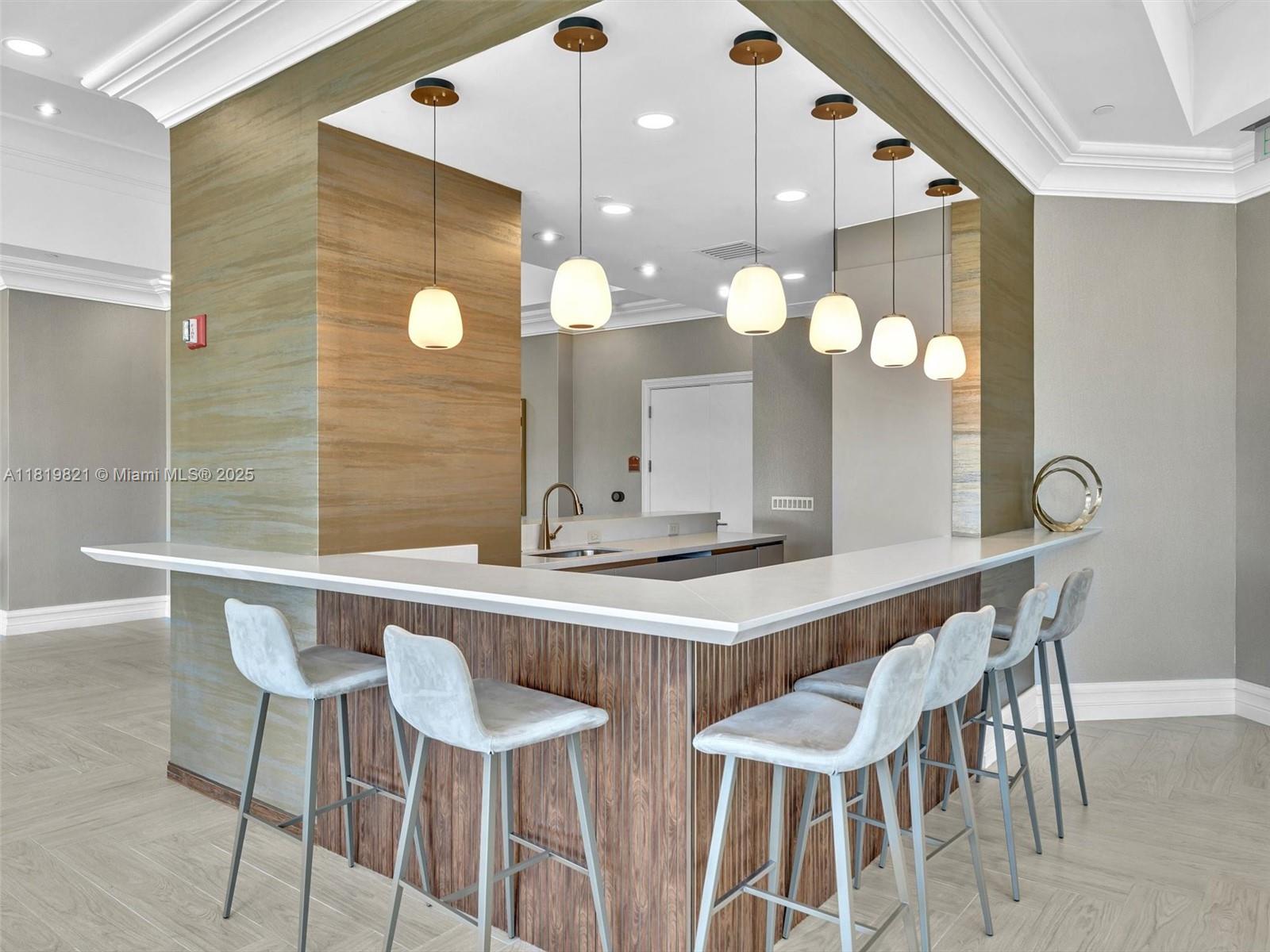 OCEANIA V CONDO - Residential